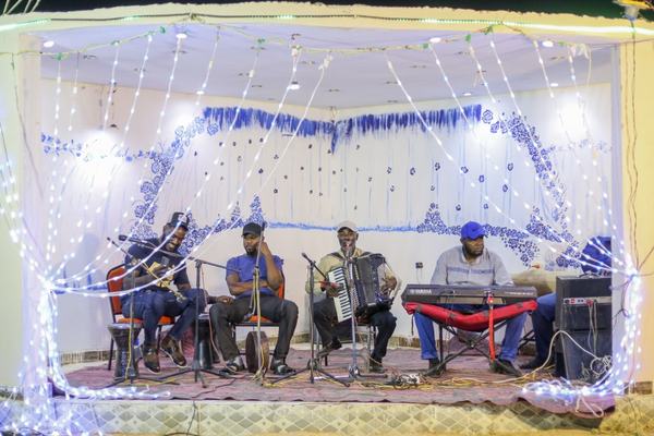 Artwork: بدينا وقلنا بسم الله